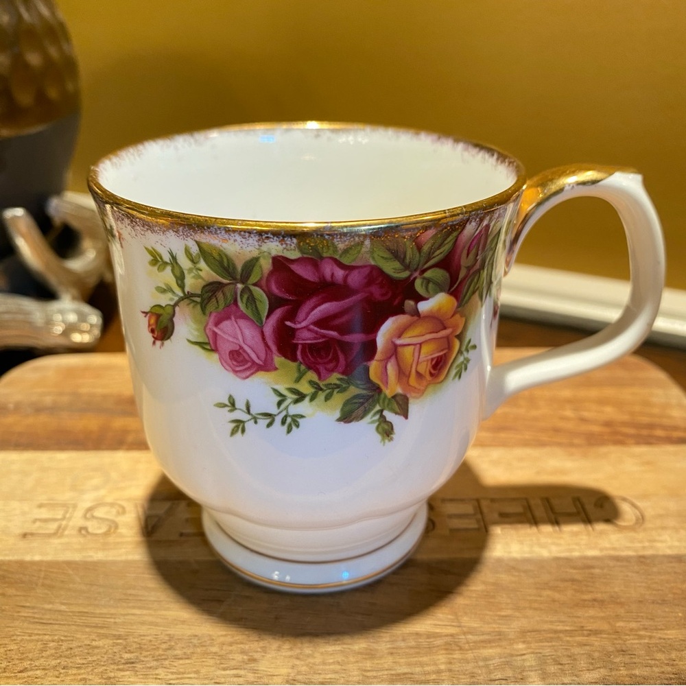 Royal Albert Old Country Roses Mug, Made In England, Excellent Condition